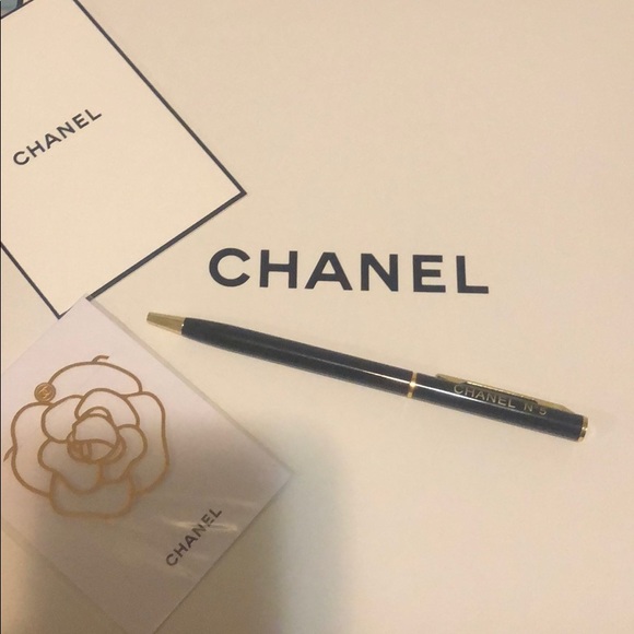 Chanel gift 🎁 - Picture 1 of 4